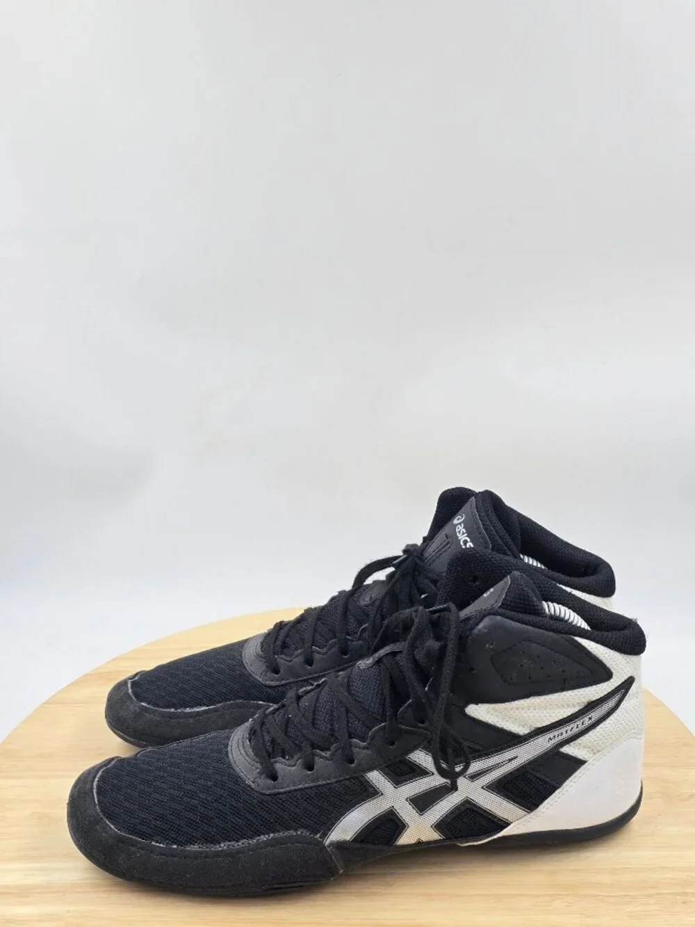 Asics MATFLEX 6 Wrestling Athletic Shoes 1081A021 Women's Sz 8.5
